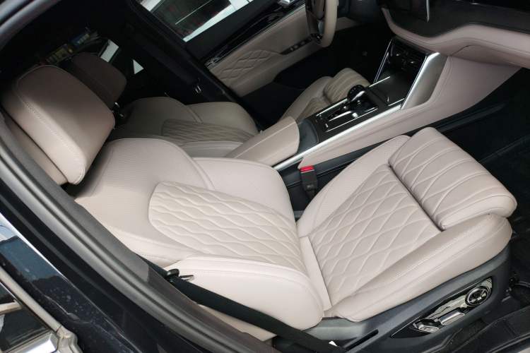 Used BYD Tang New Energy 2024 DM-p Champion Edition 215 km All-Wheel-Drive Flagship Model
