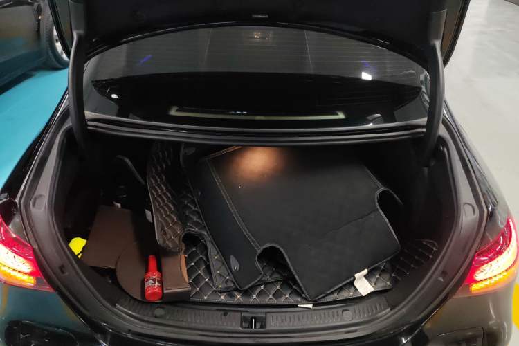 Used Mercedes-Benz E-Class New Energy 2022 Facelift E 350 e L Plug-in Hybrid Sedan
