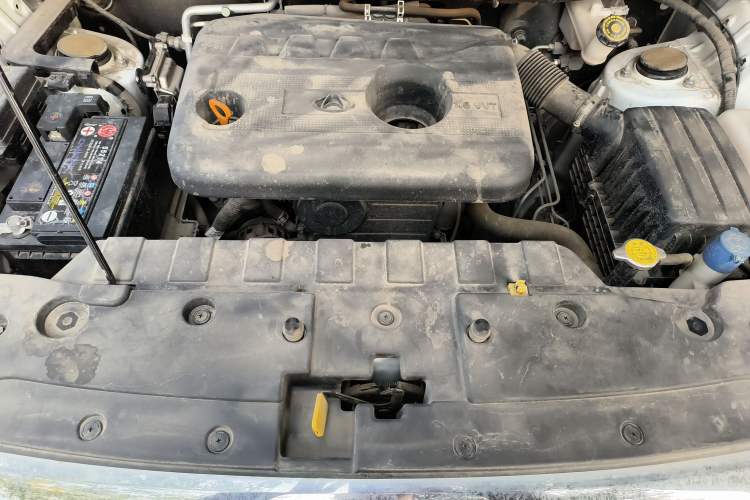 Used Oshan CX70 2016 1.6L manual luxury version
