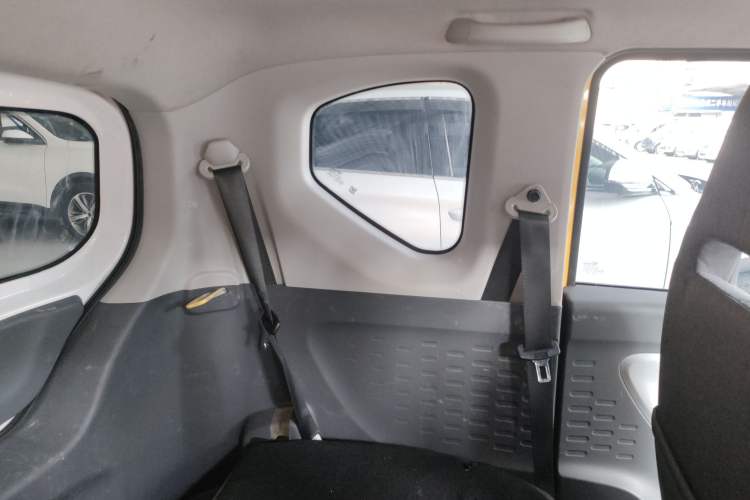 Used Wuling Hongguang MINIEV 2021 Macaron Premium Model – Lithium-NMC
