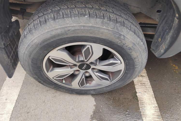 Used JAC T8 2019 2.0T Explorer Edition Two-Wheel Drive Prestige Trim with Standard Double Cabin HFC4DB2-1D