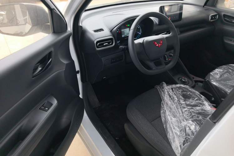 Used Wuling Hongguang New Energy 2024 All-Electric Model 300KM Standard Version