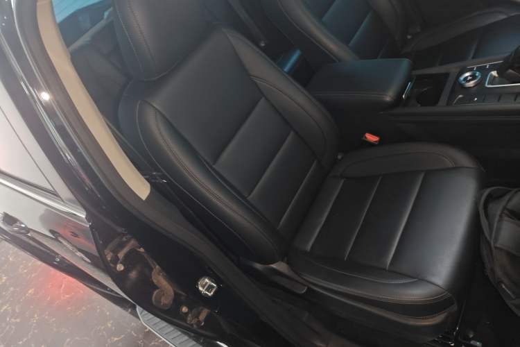 Used Great Wall Poer 2024 2.4T Passenger Version Automatic Diesel 4x4 Comfort Trim
