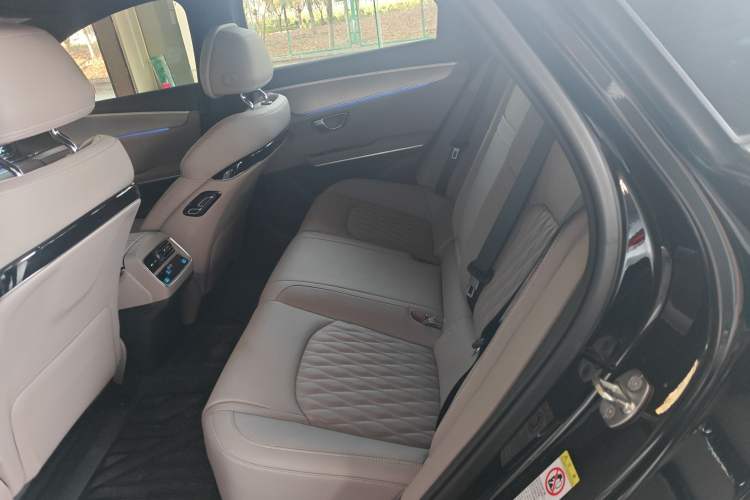 Used BYD Han 2025 DM-i Intelligent Driving Edition 125KM Prestige Model
