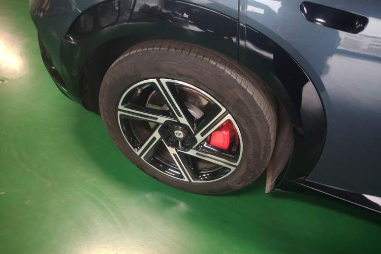 Used  YU7 2025 Ultra-Long Range High-Performance All-Wheel-Drive Max Edition