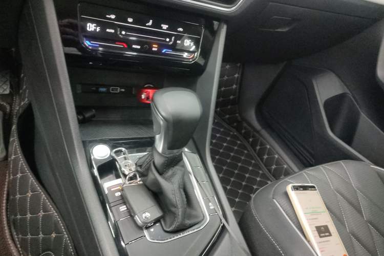 Used Volkswagen Tiguan L 2022 330TSI Automatic Two-Wheel Drive Smart Edition
