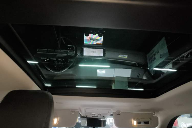 Used Land Rover Range Rover Evoque 2021 Range Rover Velar 249 PS R-Dynamic HSE Luxury Edition