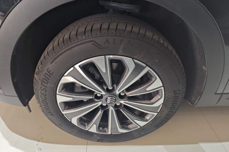 Used Buick Envision 2025 Encore Plus 28T Two-Wheel-Drive Platinum Edition