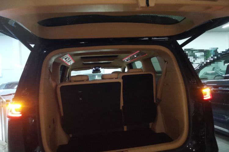 Used VOYAH Dream 2025 PHEV Four-Wheel Drive Prestige Kunpeng Edition
