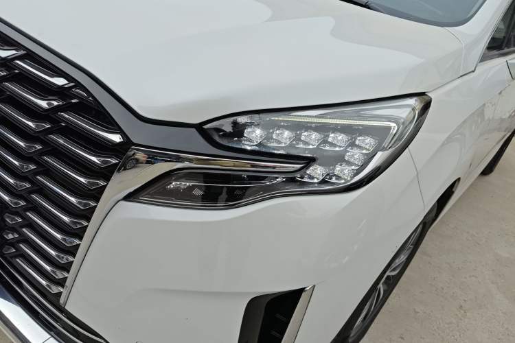 Used Buick GL8 2023 ES Lu Zun Deluxe Model
