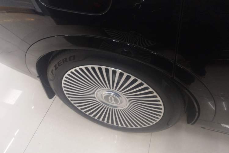 Used Hima AITO M9 2024 Range-Extended Ultra Version 42 kWh 6-Seater Model
