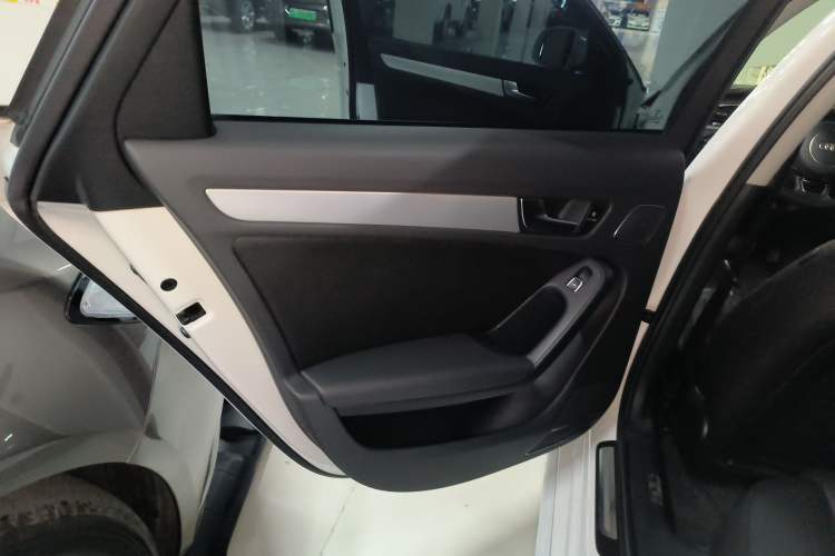 Used Audi A4L 2015 35 TFSI Automatic Standard Model
