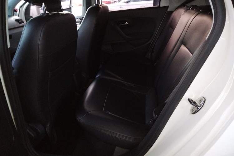 Used Volkswagen Polo 2016 1.6L Automatic Comfort Model