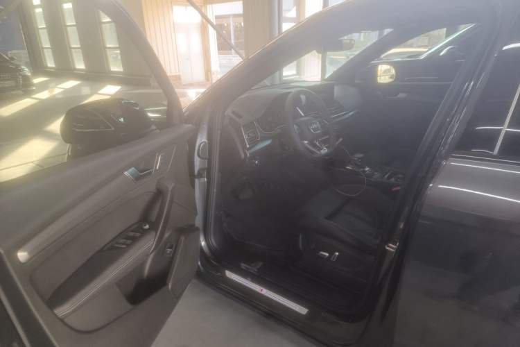 Used Audi Q5L 2023 40T Luxury Dynamic Model
