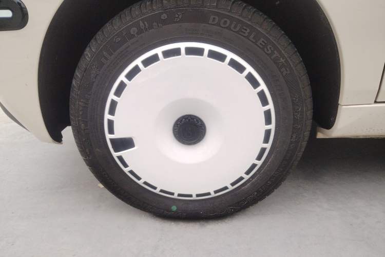 Used Chery QQ Ice Cream 2024 Edition Youth Version 205km Sundae