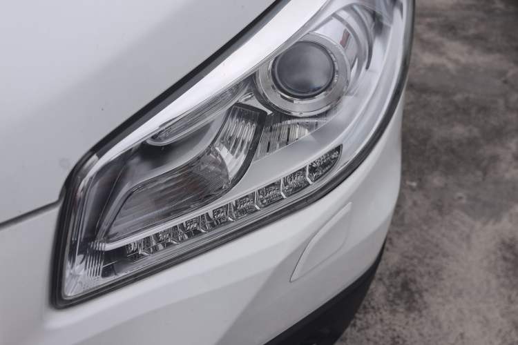 Used Suzuki S-Cross 2014 1.6L CVT Four-Wheel Drive Luxury Version
