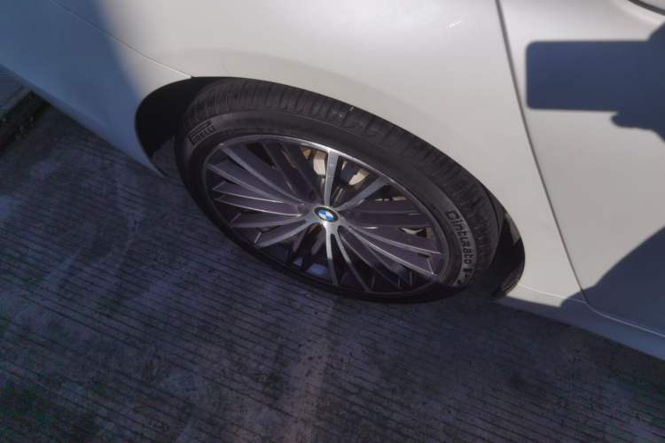 Used BMW 5 Series 2019 Facelifted 530Li Leading Edition M Sport Package
