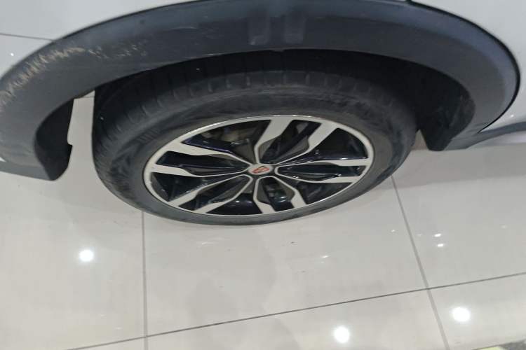 Used Roewe RX5 2016 20T Two-Wheel Drive Automatic Internet Smart Edition
