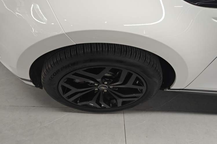 Used Land Rover Range Rover Evoque New Energy 2023 Aurora L P300e Plug-in Hybrid Electric Version