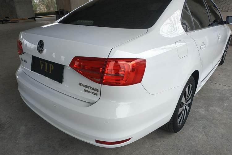 Used Volkswagen Sagitar 2017 230TSI Automatic Comfort Version