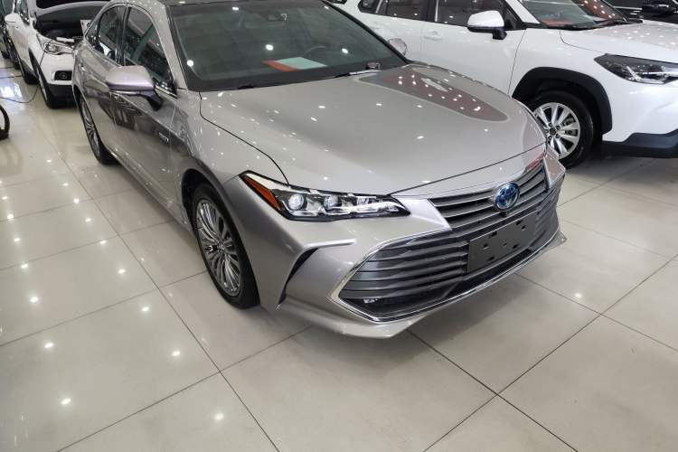 Used Toyota Avalon 2019 Dual-Engine 2.5L XLE Prestige Version China VI Standard