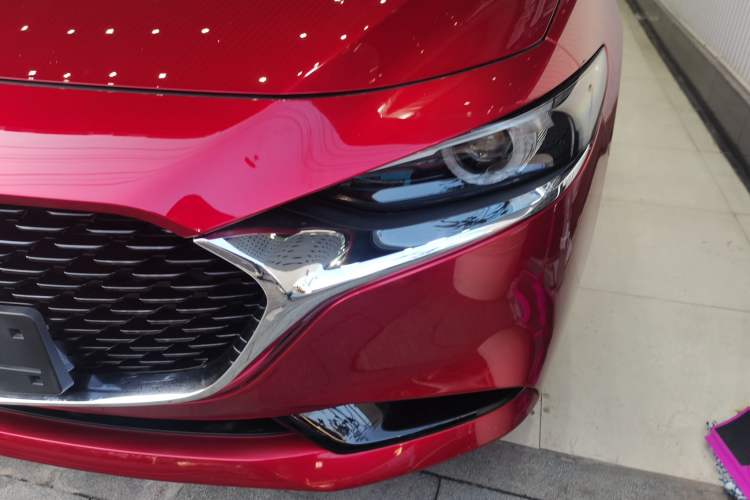 Used Mazda Mazda 3 Axela 2020 2.0L Automatic Luxury Version
