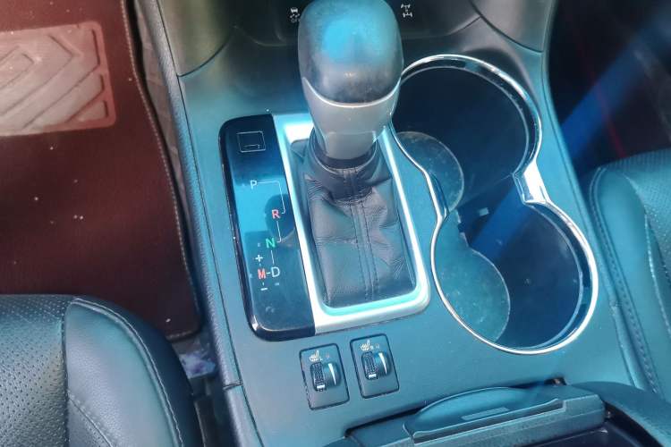 Used Toyota Highlander 2018 2.0T Four-Wheel Drive Luxury Version 7 Seats China VI Standard