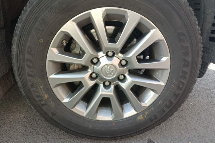 Used Toyota Prado 2018 3.5L Automatic TX-L with Rear-Mounted Spare Tire