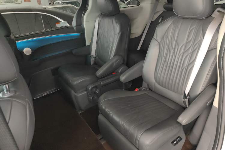 Used Toyota Sienna 2024 2.5L Hybrid Comfort Edition