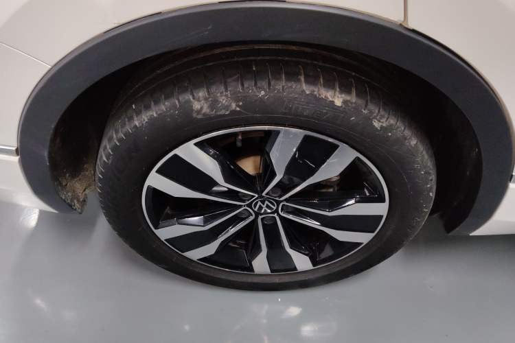 Used Volkswagen Tiguan L 2022 330TSI Automatic Two-Wheel Drive R-Line Enhanced Edition
