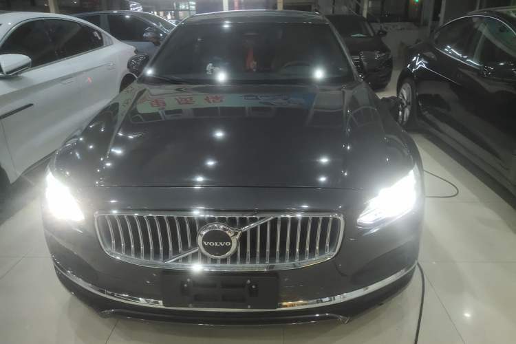 Used Volvo S90 2023 B5 Zhiyi Luxury Edition

