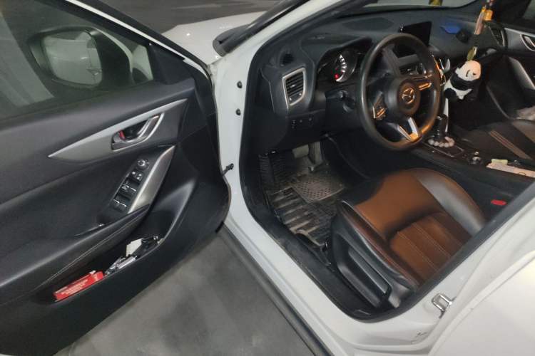 Used Mazda CX-4 2018 2.0L Automatic 2WD ZhiLing Tech Edition China V Standard
