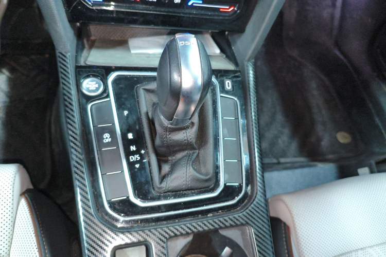 Used Volkswagen Magotan 2023 2 Million Units Commemorative Edition 330TSI DSG Luxury Version
