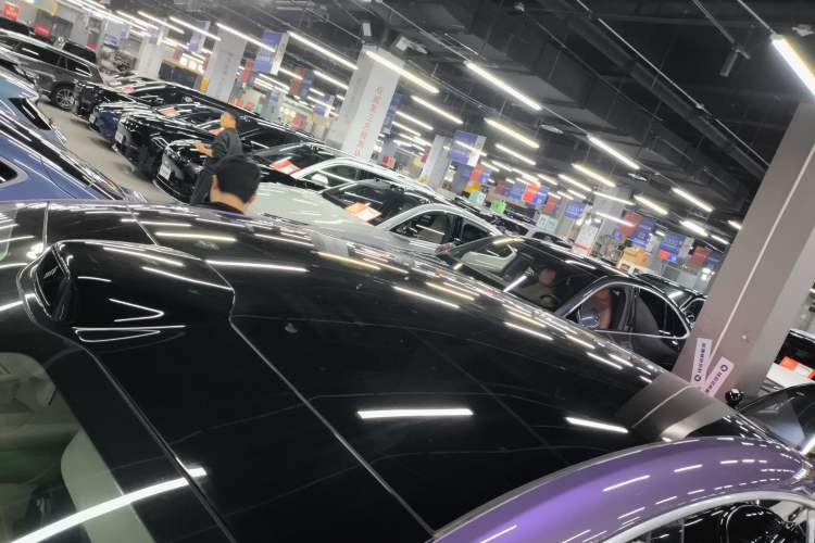 Used Hima Luxeed R7 2025 Range-Extended Version 251 km Max
