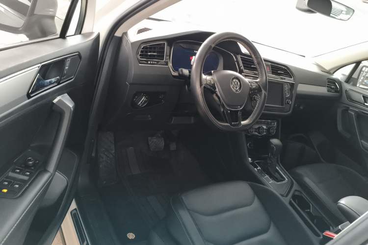 Used Volkswagen Tiguan L 2018 330TSI Automatic Two-Wheel Drive Luxury Edition
