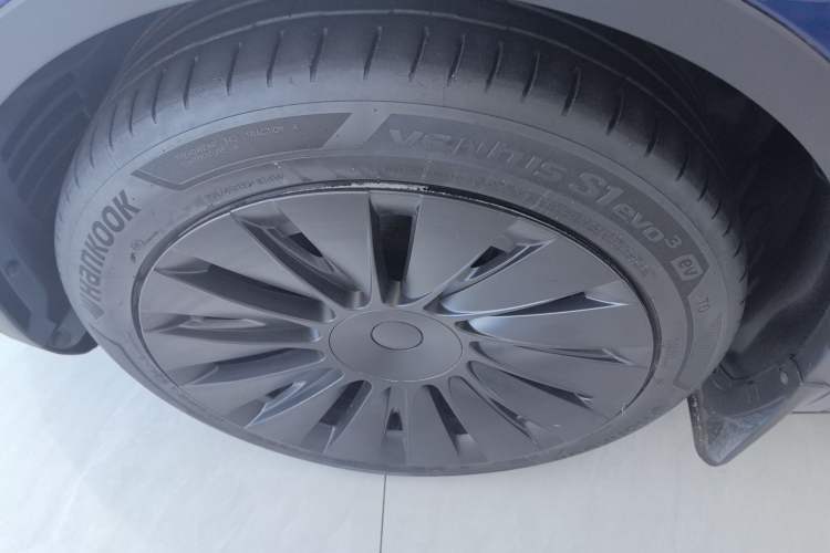 Used Tesla Model Y 2021 Standard Range Rear-Wheel Drive Version