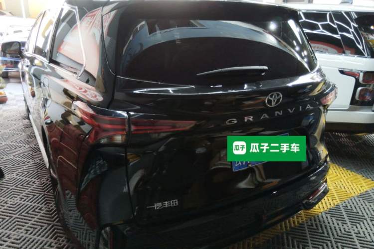 Used Toyota Granvia 2024 2.5L Hybrid Prestige ULTRA Edition