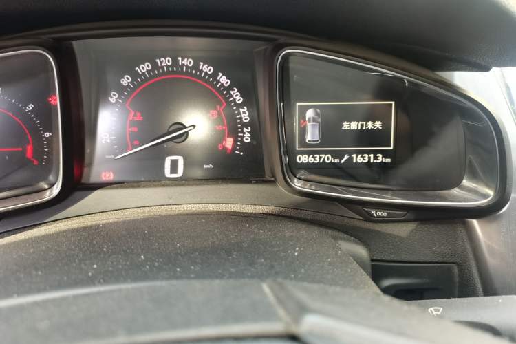 Used  5 2014 1.6T Luxury Edition THP200
