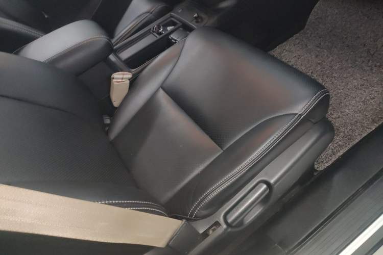 Used Honda CR-V 2016 2.0L two-wheel drive Urban Edition
