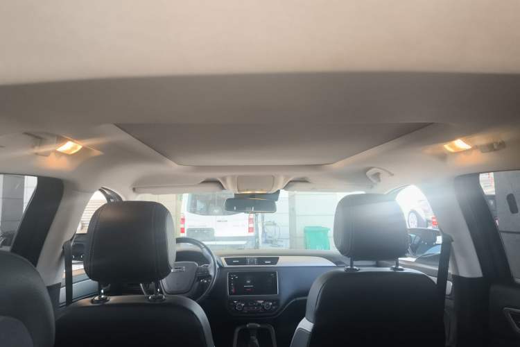 Used Qoros 5 2019 1.6T Automatic Zhiyun Connect (AliOS) Edition Prestige Model
