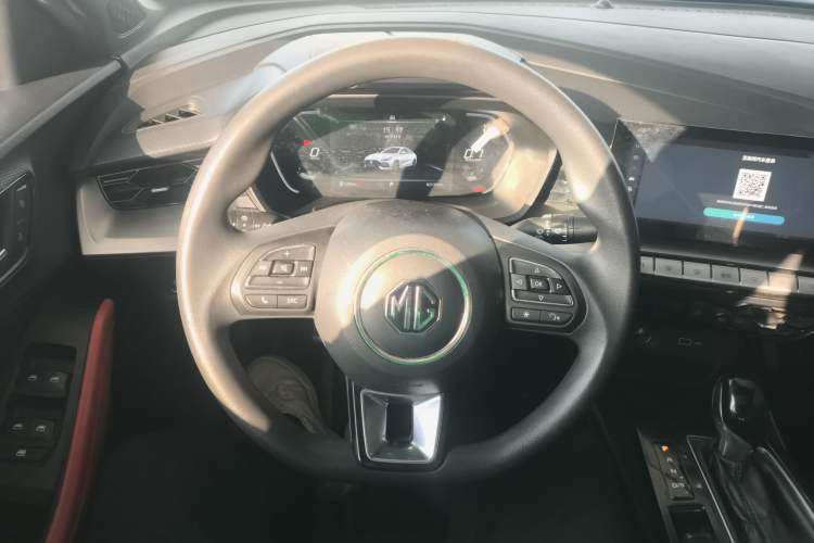 Used MG 5 2021 180 DVVT CVT Youth Luxury Edition
