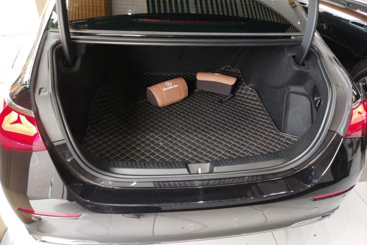 Used Mercedes-Benz E-Class 2024 Refresh E 300 L Stylish Edition
