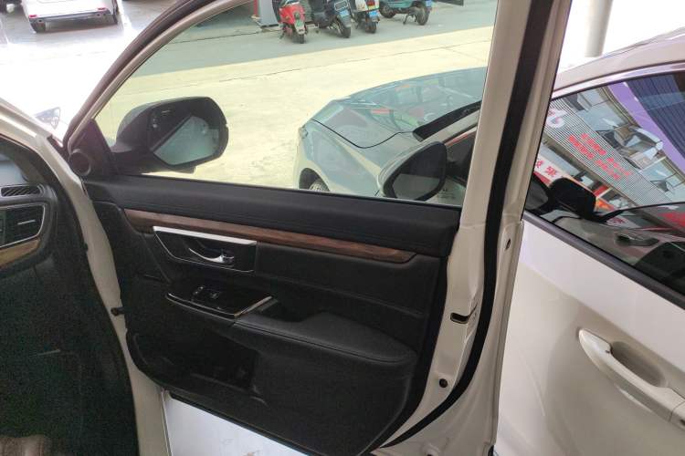 Used Honda CR-V 2021 240TURBO CVT 2WD Fashion Edition
