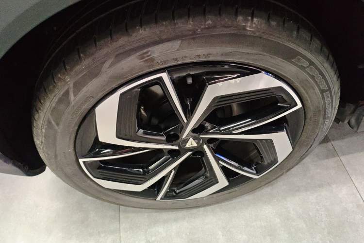 Used Deepal S07 2024 215Max Qiankun Intelligent Driving ADS SE Range-Extended Version
