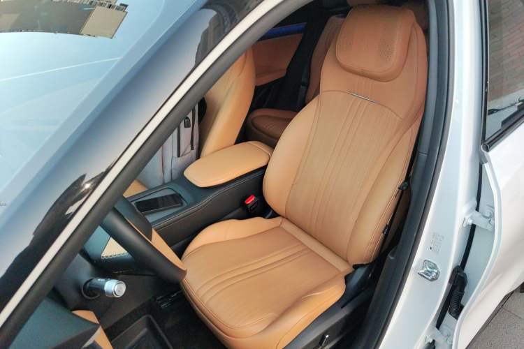 Used  L7 2023 1.5T 115 km Starship