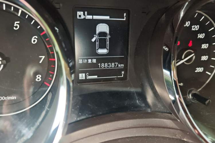 Used Baojun 730 2014 1.5L manual luxury trim 7 seats
