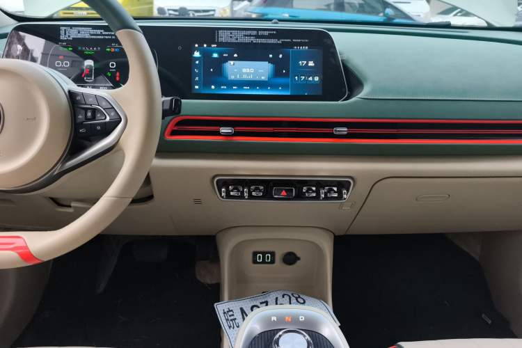 Used ORA Good Cat 2022 Morandi Edition 400km Standard Range Luxury Version Lithium Iron Phosphate
