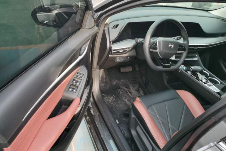 Used Changan Eado 2023 Changan Edition PLUS Blue Whale NE 1.4T GDI DCT Prestige Version
