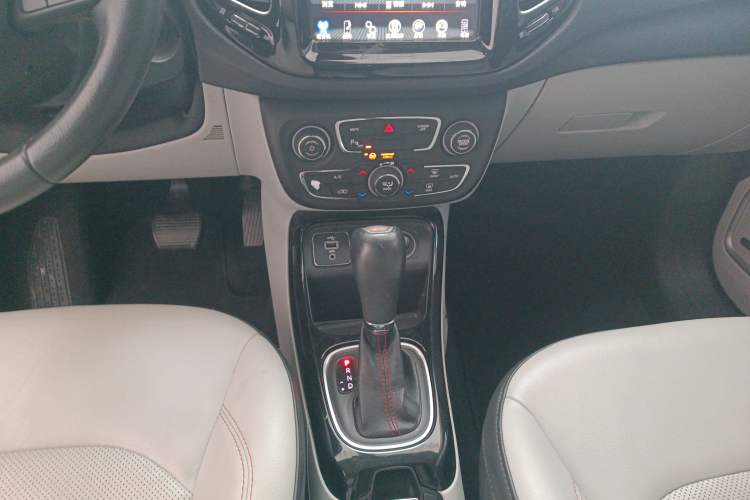 Used  Compass 2017 200T Automatic Prestige Edition
