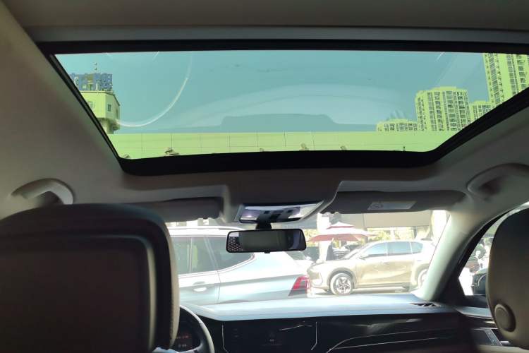 Used Volkswagen Passat 2020 Revised Version 330TSI Luxury Edition China VI Standard
